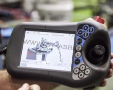 ABB機(jī)器人示教器花屏故障的排查與維修